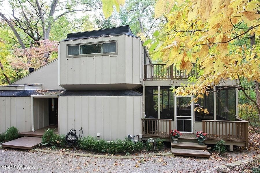1st image of 19475 Dogwood Dr