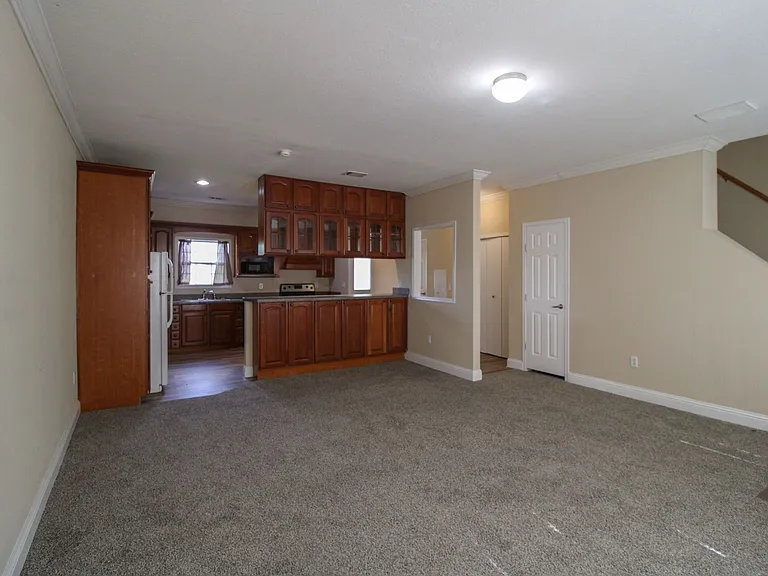 126 Meadows Ln — Photo 6
