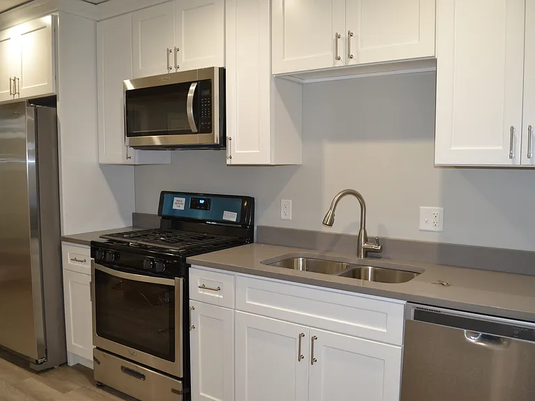 3233 W Fullerton Ave #G — Photo 3