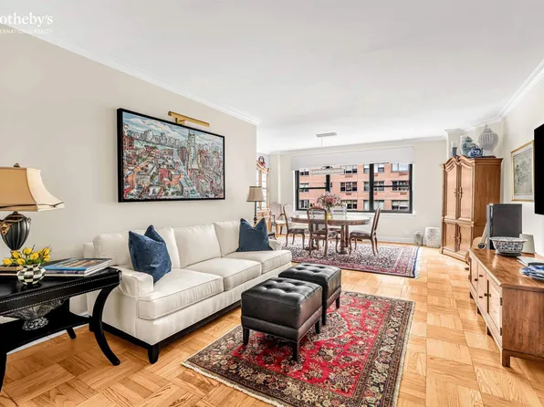 20 Sutton Place South image 4 of 17