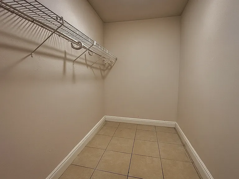 1735 Dewey St #909 — Photo 12
