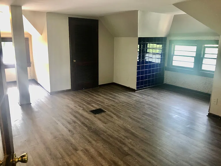 49 Broad St #5 — Photo 2