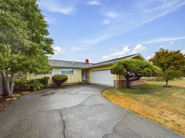 1002 Holly Ln, Fortuna, CA 95540