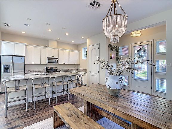 3rd image of 8100 Upper Perse Cir