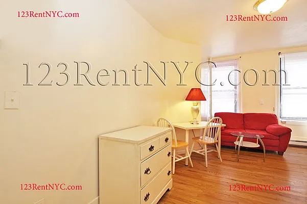 Rented by Chartwell Manhattan Realty | media 5