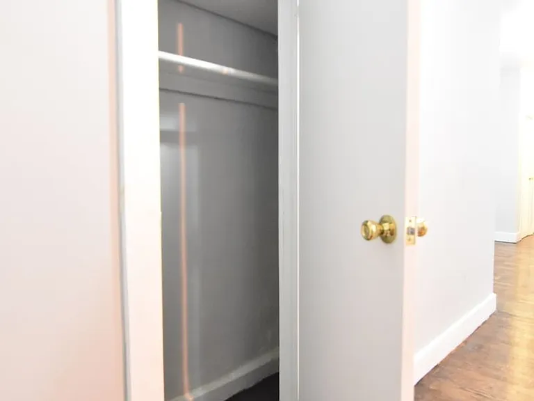 480 Concord Ave #4K — Photo 10