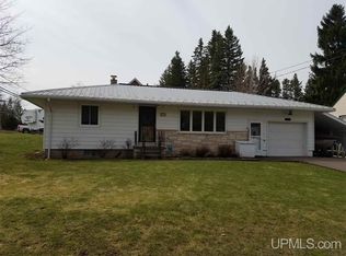 5099 E Sunset Rd, Ironwood, MI 49938