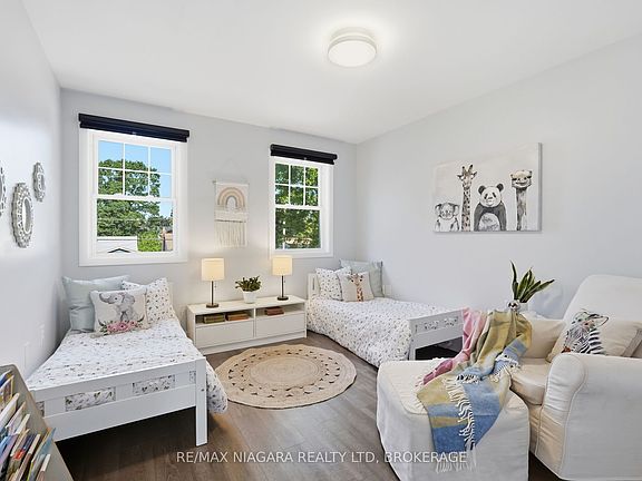 3rd image of 12 Lakeview Ave
