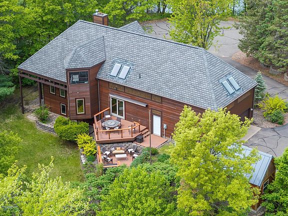 2nd image of 10047 Cove Pointe Rd