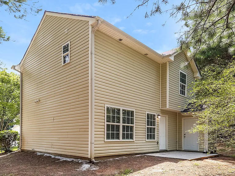 2150 Ivy Ln — Photo 17