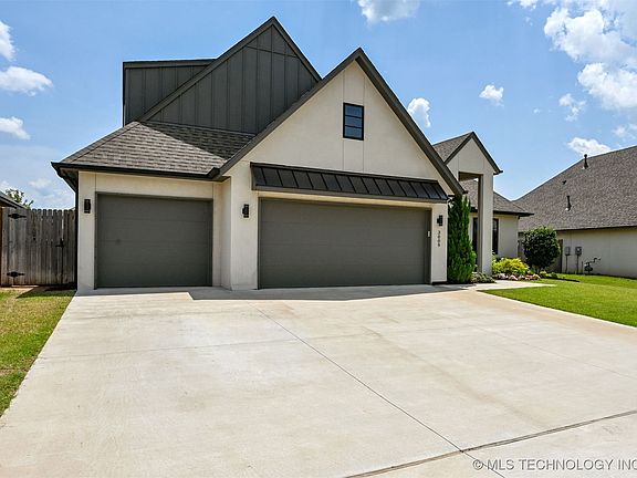 4th image of 3009 W Van Buren Ct
