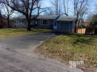 1775 Race Dr, Decatur, IL 62521