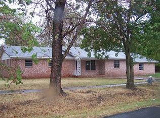 111 N 4th St, Porum, OK 74455