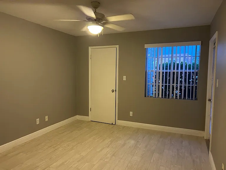 1850 Charlesmont Dr #113 — Photo 8