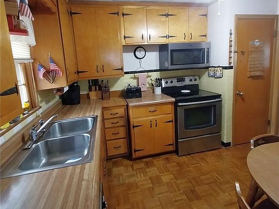2nd image of 103 N Arnold Ave
