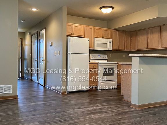 5th image of 715-717 SE Summit Ave #0e984b423