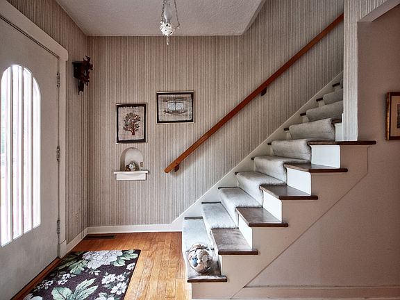 3rd image of 206 Marine Ave