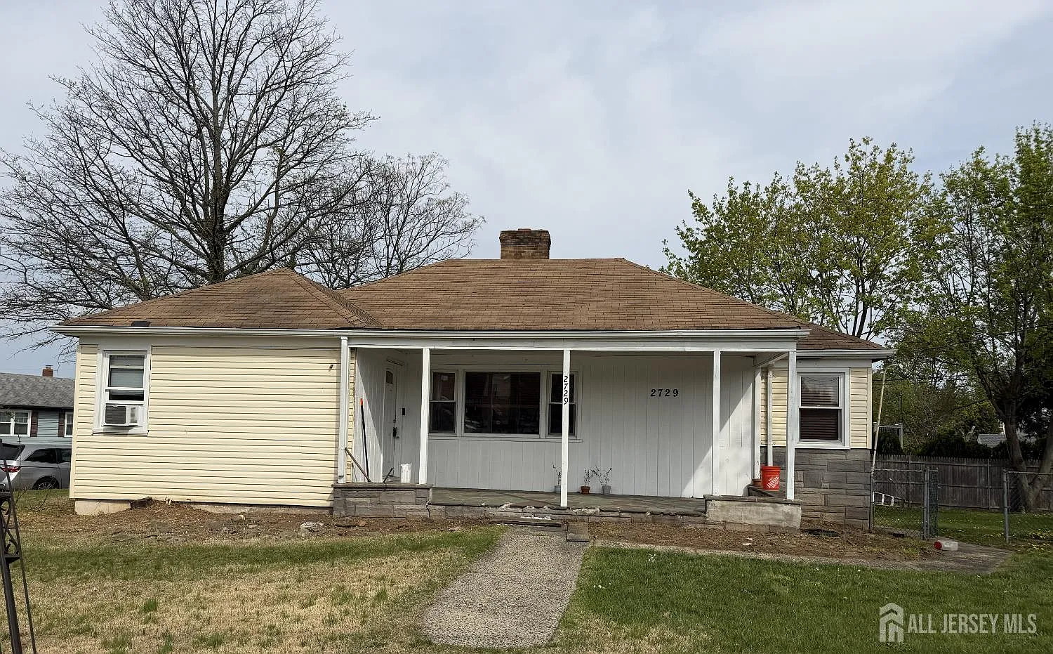 3 bed, 1.5 bath, 1311 sqft, $3,000 — Photo 1