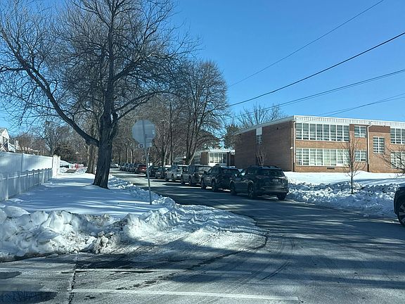 5th image of 5014 Macon Rd