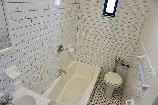 Rented by MQ Realty LLC | media 19