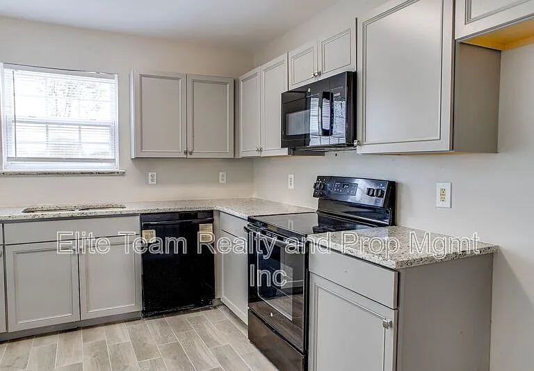 2035 Speedwell Ct — Photo 5