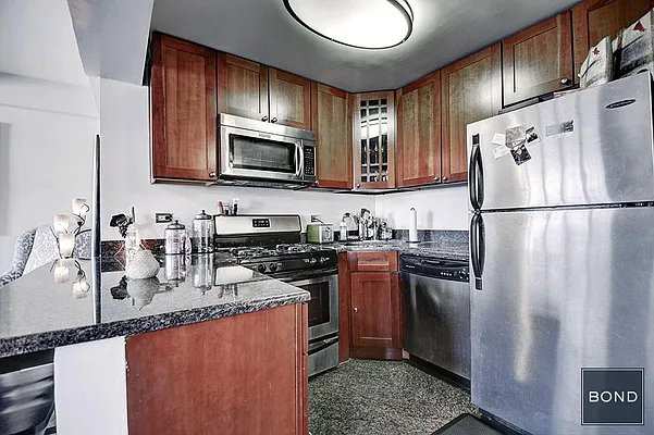 Rented by Bond New York | media 19