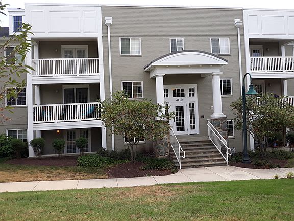 3rd image of 4119 S Four Mile Run Dr Unit 401