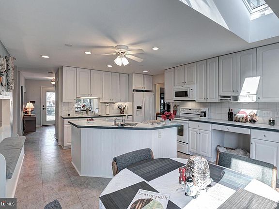 3rd image of 4601 Gramlee Cir
