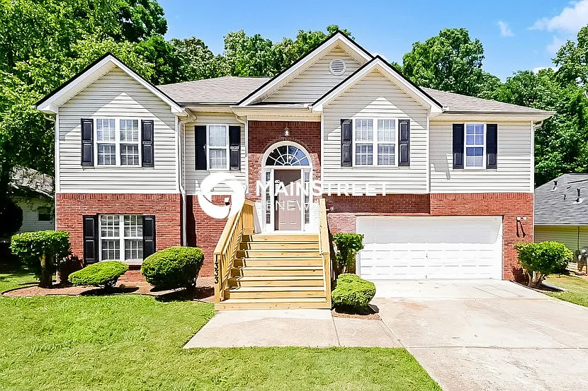1333 Vine Cir — Photo 1