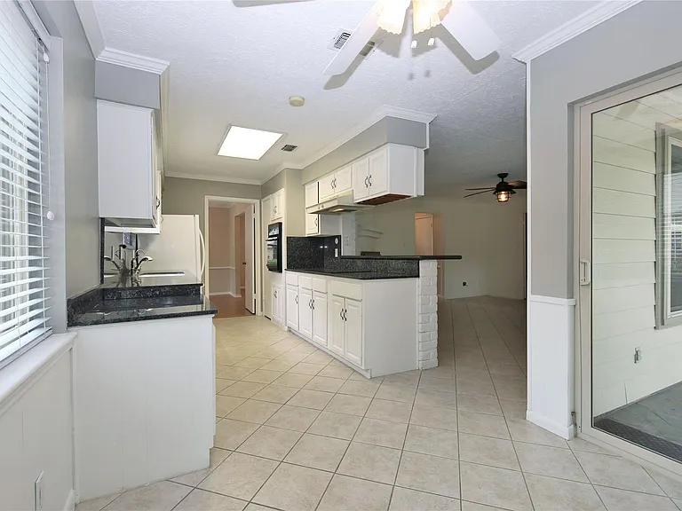2315 Eaglerock Dr — Photo 9