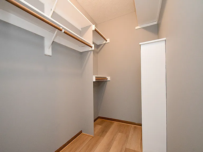 2601 S 48th St — Photo 22