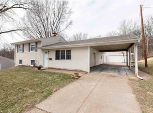 2640 Westwood Pl, Davenport, IA 52804
