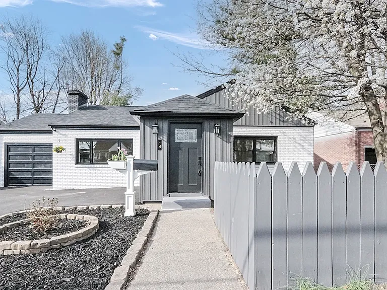 14 Columbus Ave — Photo 2