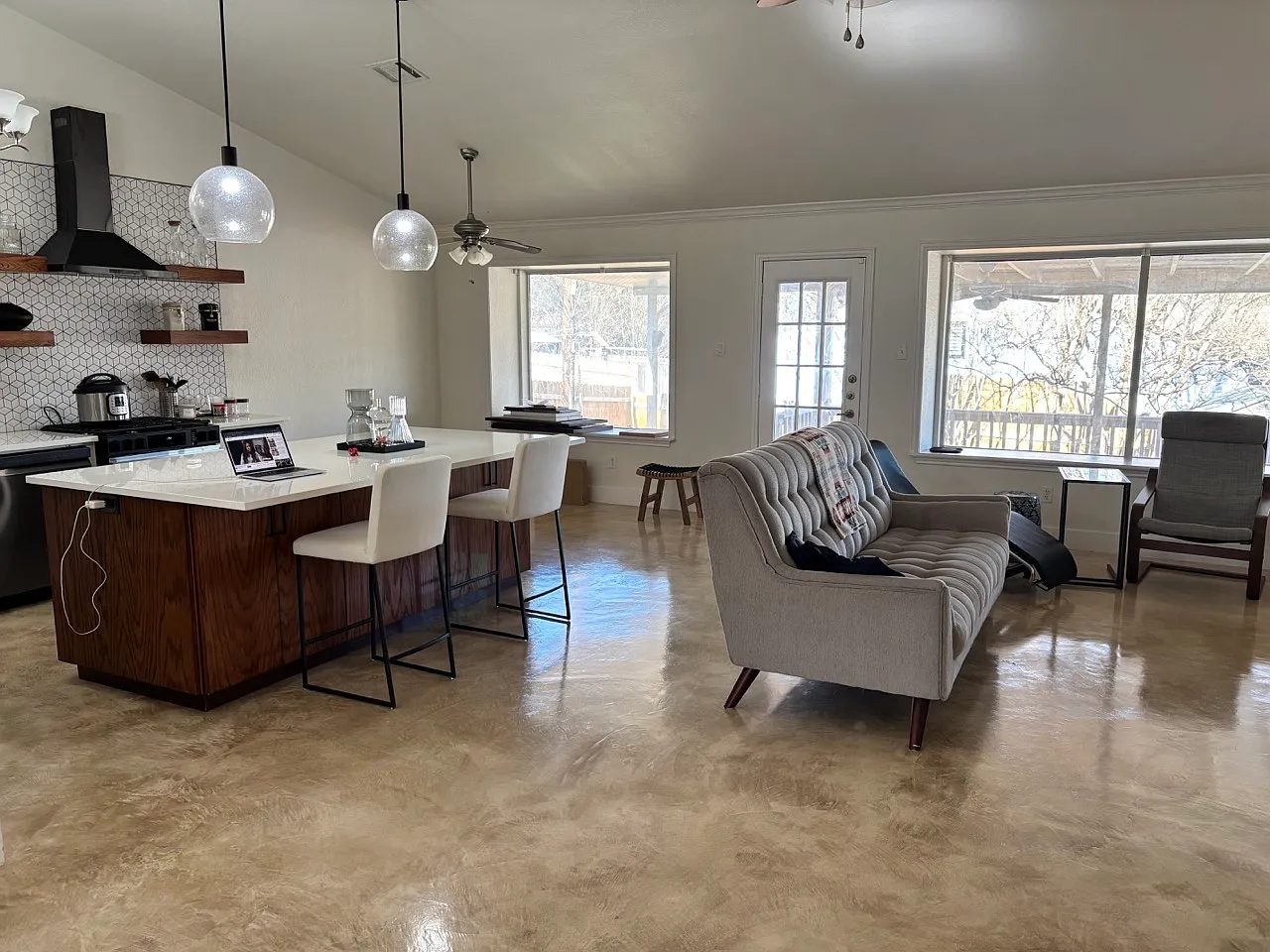 4100 Tamarack Trl — Photo 1