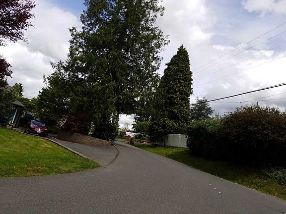 5th image of 1606 Holly Vista Dr