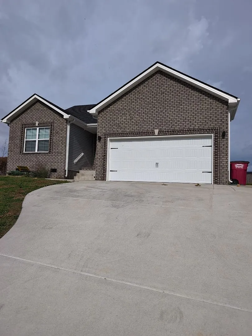 1113 Hand Court — Photo 1