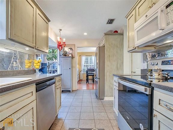 5th image of 101 N Teakwood Ct