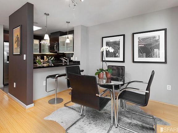 5th image of 3208 Pierce St #407