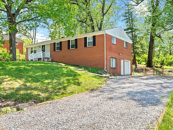 3rd image of 302 Southern Dr