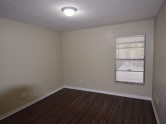 5th image of 9984 Carolina St