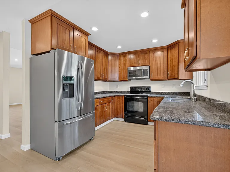 192 S Bernardo Ave — Photo 9