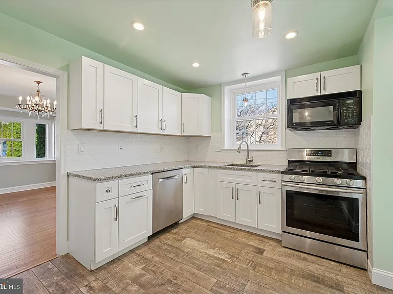 1156 Garfield Ave — Photo 9