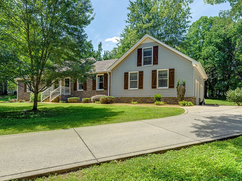 1st image of 205 Overlook Ct