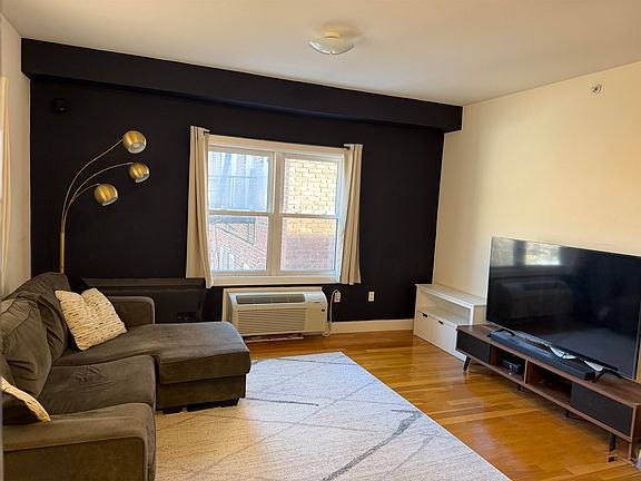 3rd image of 5501 Hudson Ave #401