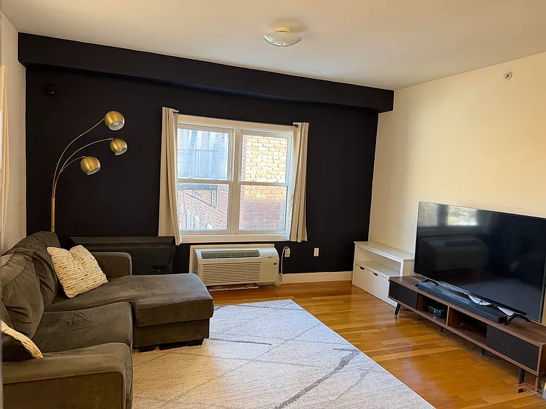 5501 Hudson Ave #401 — Photo 3