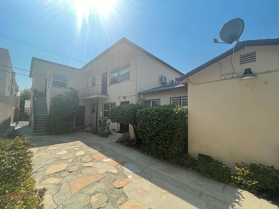 1st image of 430 1/2 E Cypress Ave