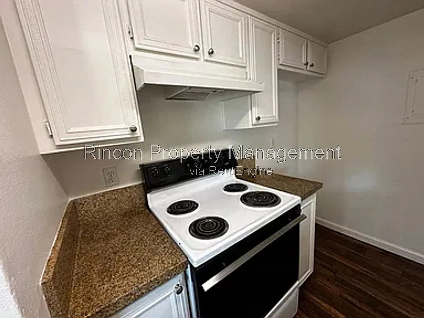 2 bed, 1.0 bath, 882 sqft, $2,495 — Photo 3