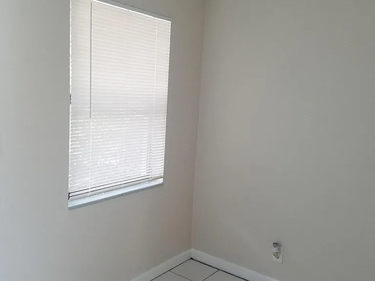 1223 NE 18th Ave #4 — Photo 4