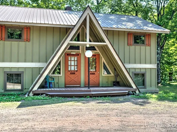 E6173 E Snow Strasse Ln, Ironwood, MI 49938