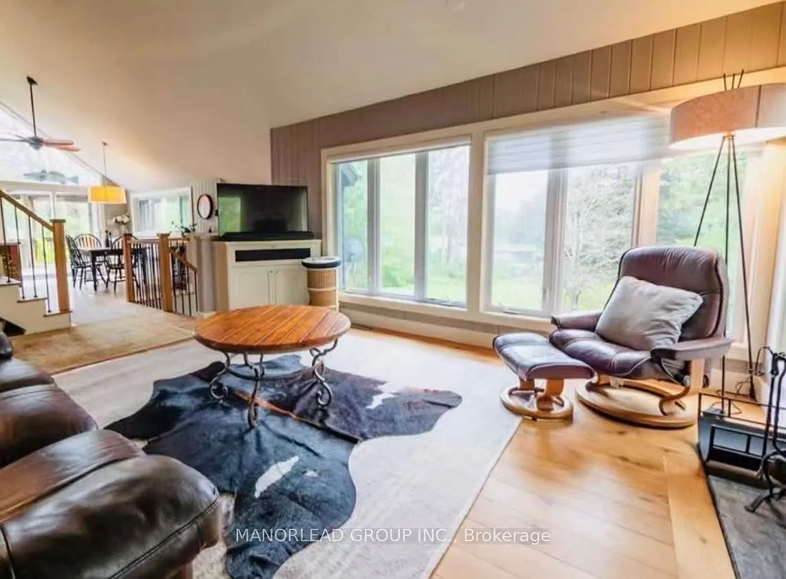 4 bed, $5,900 — Photo 2
